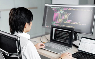 诸城 ,php声明和调用变量的符号是什么？